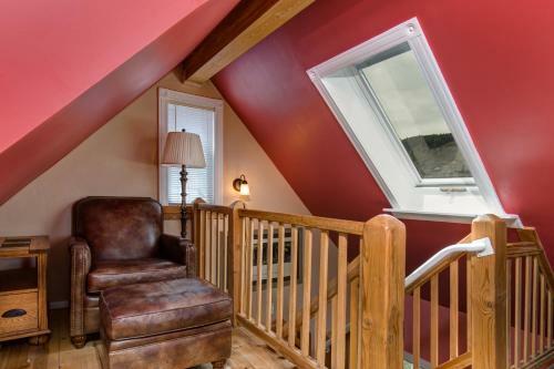 Ontario Park City Bungalow Cabin