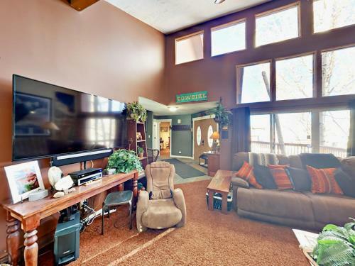 1667 West Village Round Road Home