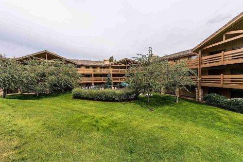 All Seasons 2 Bedroom Park City Condo