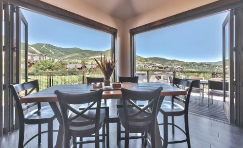 Hotel Blackstone By Luxury Mountain Destinations Llc