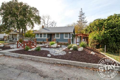 Kleine Blume On Oak 535