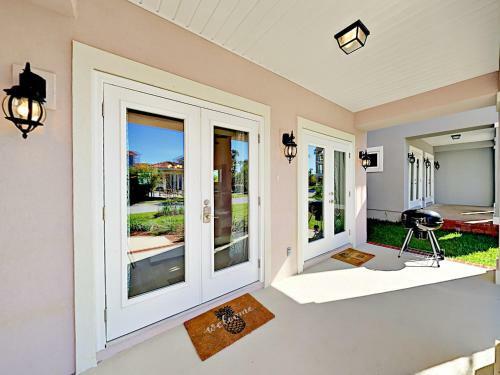 Tropical Retreat Double Gate Home Home