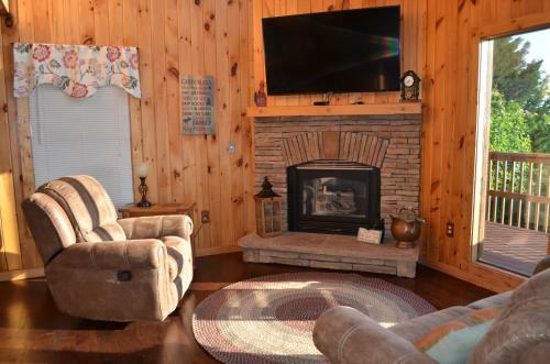 A Grand View From Above #225 - Two Bedroom Cabin