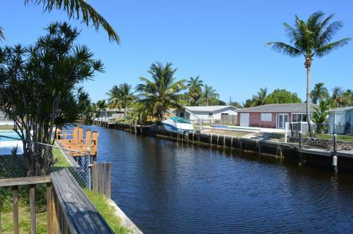 Tropical Home On The Water