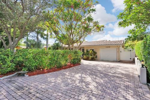 Affinity Robbins -five Bedroom Home