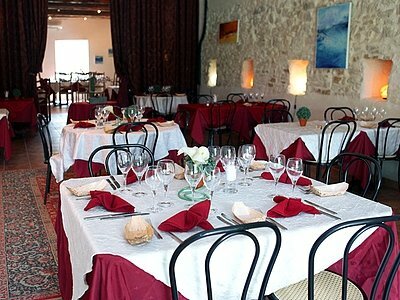 Hotel D�jeunez Sous L'arbre