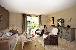 Bed & Breakfast Les Jardins De Saint-benoit - Apartments
