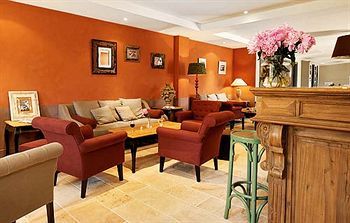 Bed & Breakfast Les Jardins De Saint-benoit - Apartments