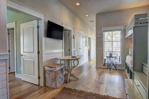 Cinnamon Shore- Sunset 166 Ro