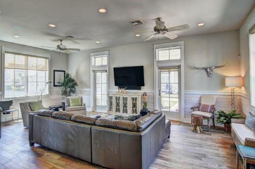 Cinnamon Shore- Sunset 166 Ro