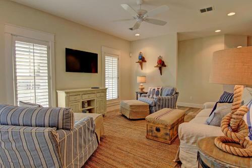 Cinnamon Shore- Seaside Dream 157 Se