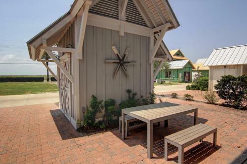 Cinnamon Shore- Lollygag 107 St