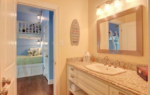 Cinnamon Shore- The Sunflower 163 Be