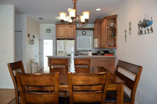 211 Blue Heron - Three Bedroom Townhome