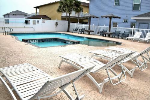 211 Blue Heron - Three Bedroom Townhome