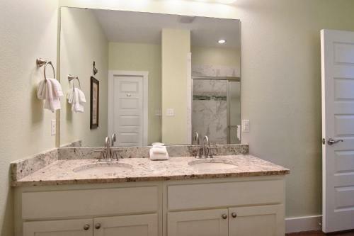 Oyster Townhouse Sea2