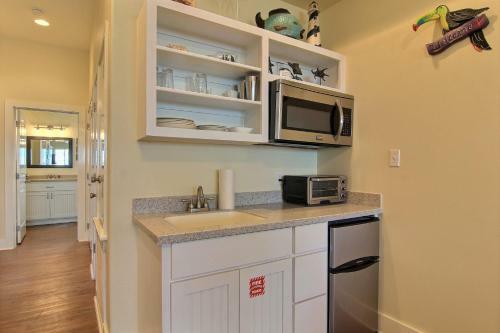 Jones-n By The Beach Ad663 Home