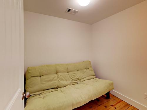 The Commons 402 - Three Bedroom Townhome