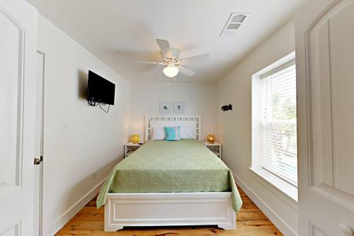 The Commons 402 - Three Bedroom Townhome