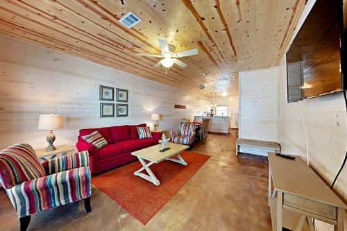 The Commons 402 - Three Bedroom Townhome