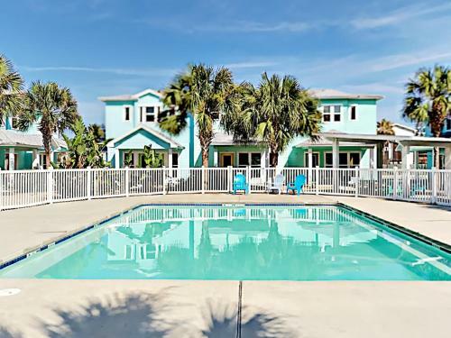 The Commons 801 - Three Bedroom Townhome