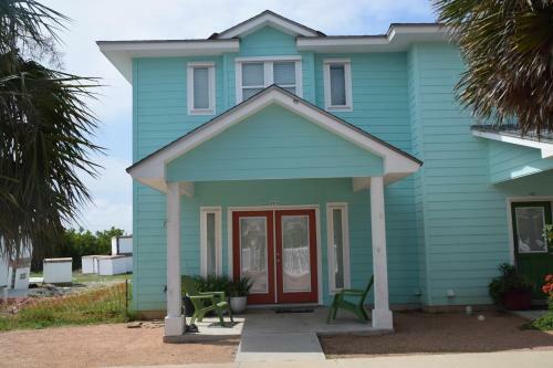 The Commons 101 - Three Bedroom Townhome