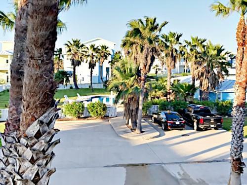Beachy Keen - Five Bedroom Home