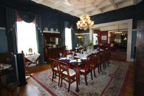 Hostal Lion And The Rose Victorian Guest House