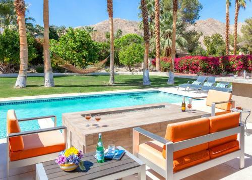 Nestled In The Cove - 3 Bedroom