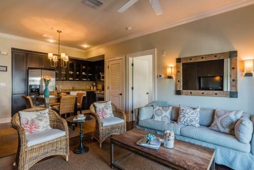 Rosemary Flats 2f "coco Pucci" 104 North Barrett Square Home