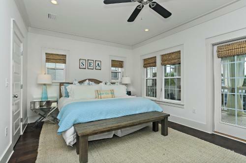 Seas The Day At Seacrest Home