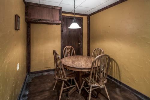 1st Wood N' Box Lodge - Three Bedroom