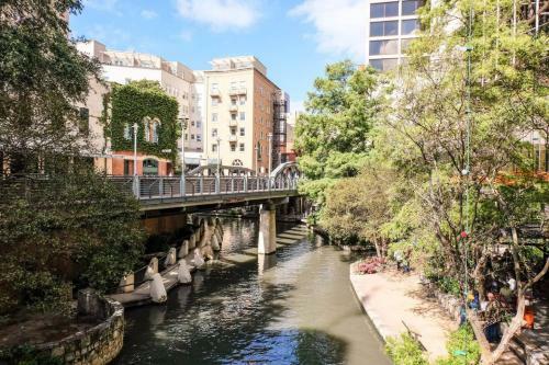 Apartamento Best Location Near Riverwalk! 1br Apt W/ Parking