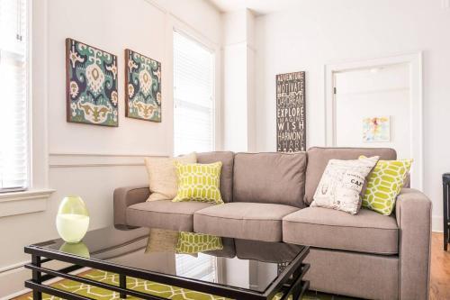 Apartamento Best Location Near Riverwalk! 1br Apt W/ Parking