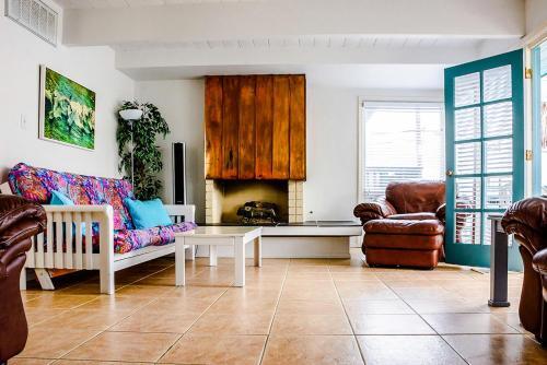 Four Bedroom- South Mission Duplex