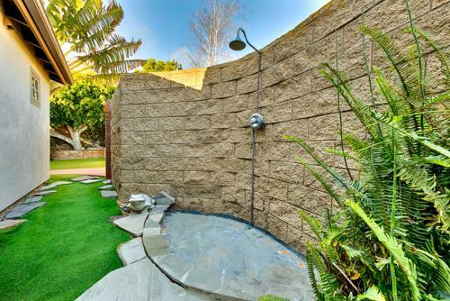 #5411 - Hillside Hideaway Three-bedroom Holiday Home
