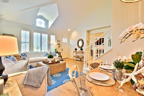 #6712 - Beach House Four-bedroom Holiday Home