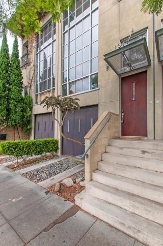 Two-bedroom, Two-and-a-half Bath Apt In Little Italy