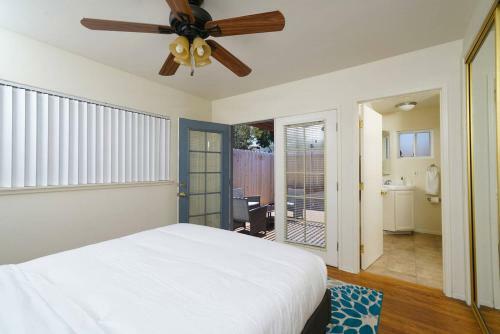 Three-bedroom, Three-bath Apt In Pacific Beach