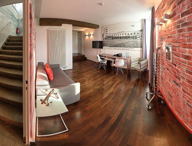 V8 Hotel Classic Motorworld Region Stuttgart