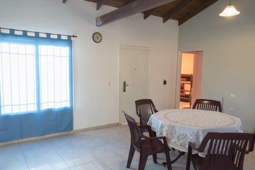 Casa Con Pileta En Villa General Belgrano