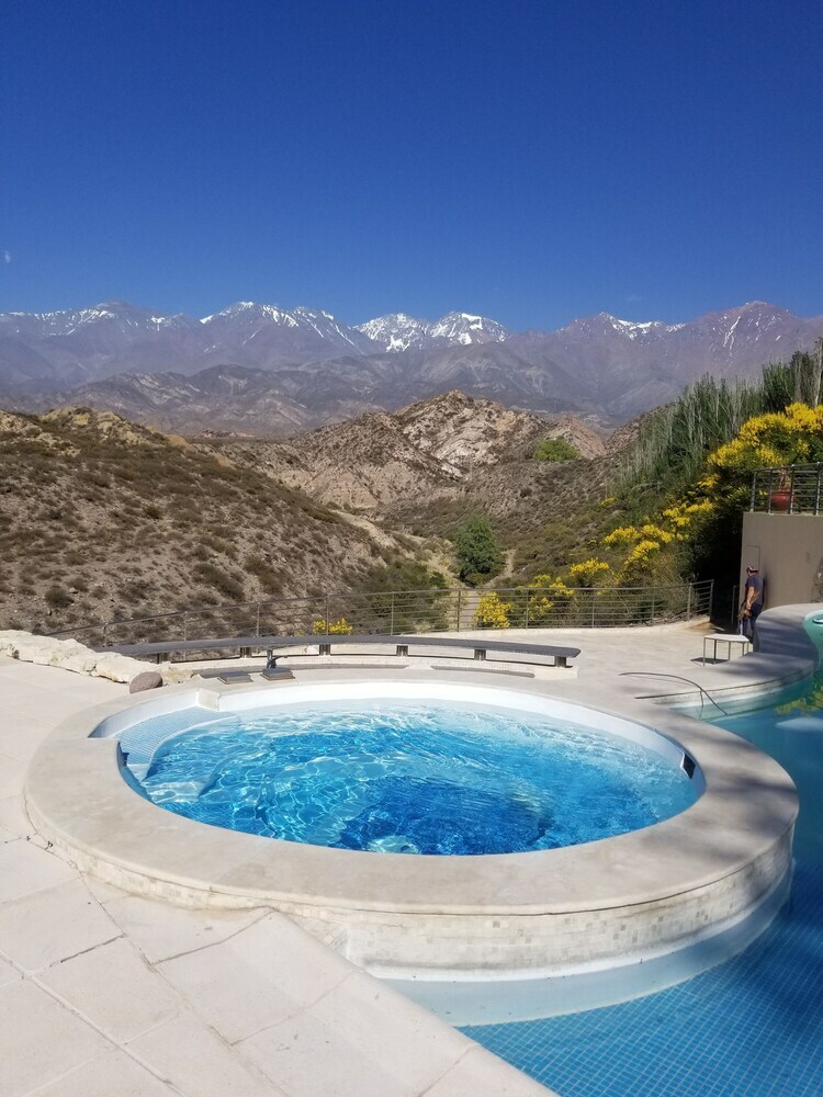 Hotel El Carmelo Mountain Lodge