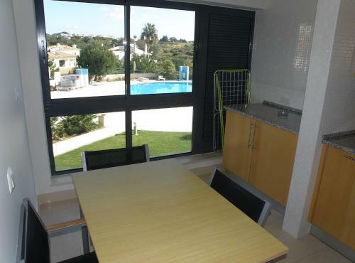 Apartamento T2 Corcovada 1�andar Vista Piscina