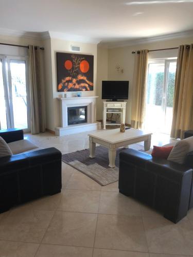 Villa Carisa Suites