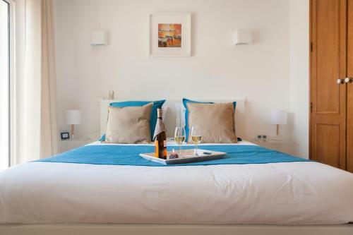 Sunflower Villa - Blue Sea