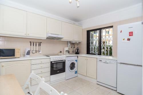 Apartamento Akisol Olhos De Agua Pine II
