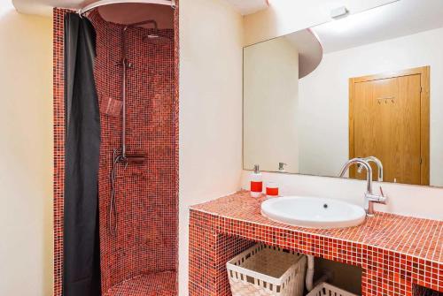 Alcantarilha Villa Sleeps 8 Air Con Wifi