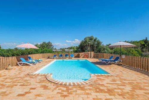 Alcantarilha Villa Sleeps 8 Air Con Wifi