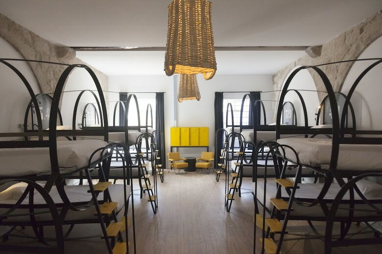 The House Of Sandeman - Hostel & Suites