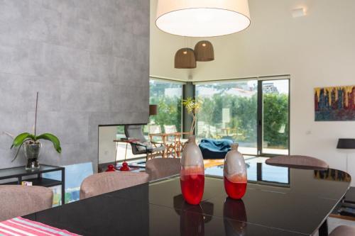 Pool Villa Retreat In Sesimbra